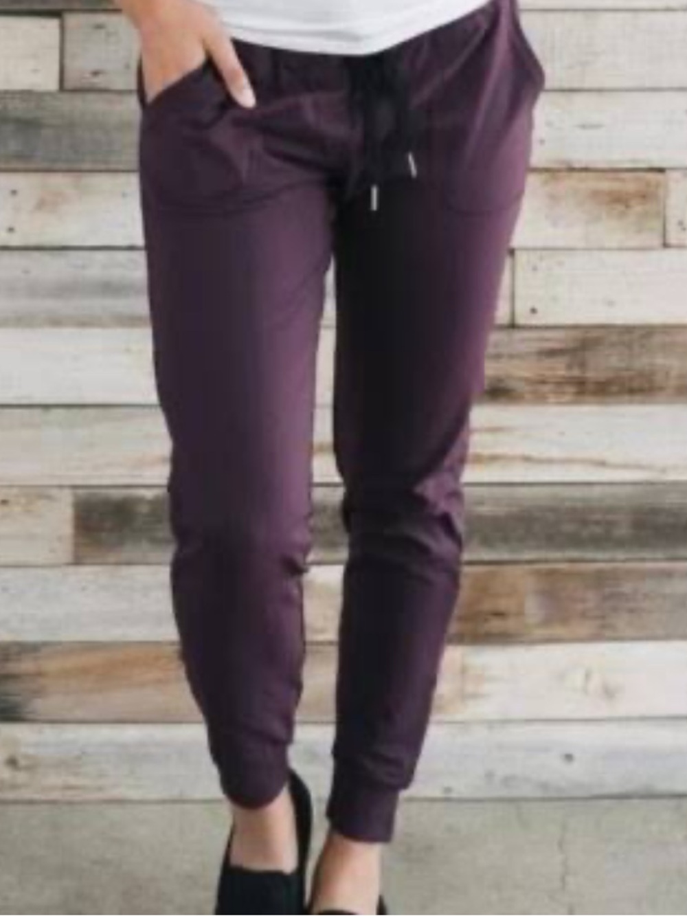 Zyia activewear unwind plum joggers size small